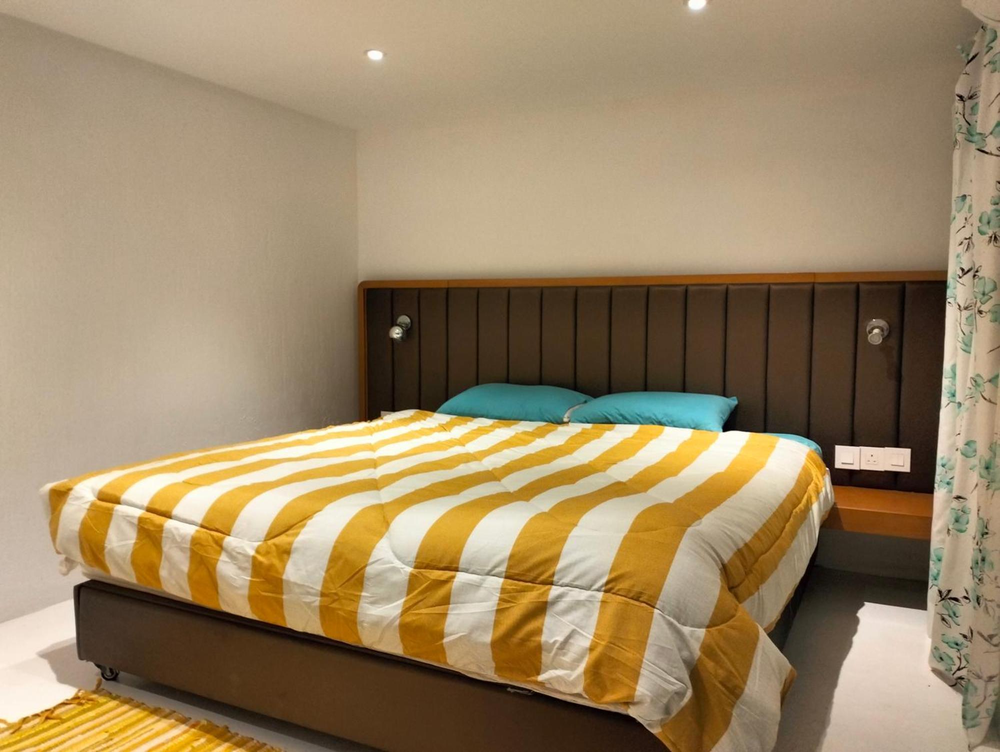Chambre Comte De Saint-Exupery カップ・マルールー 部屋 写真