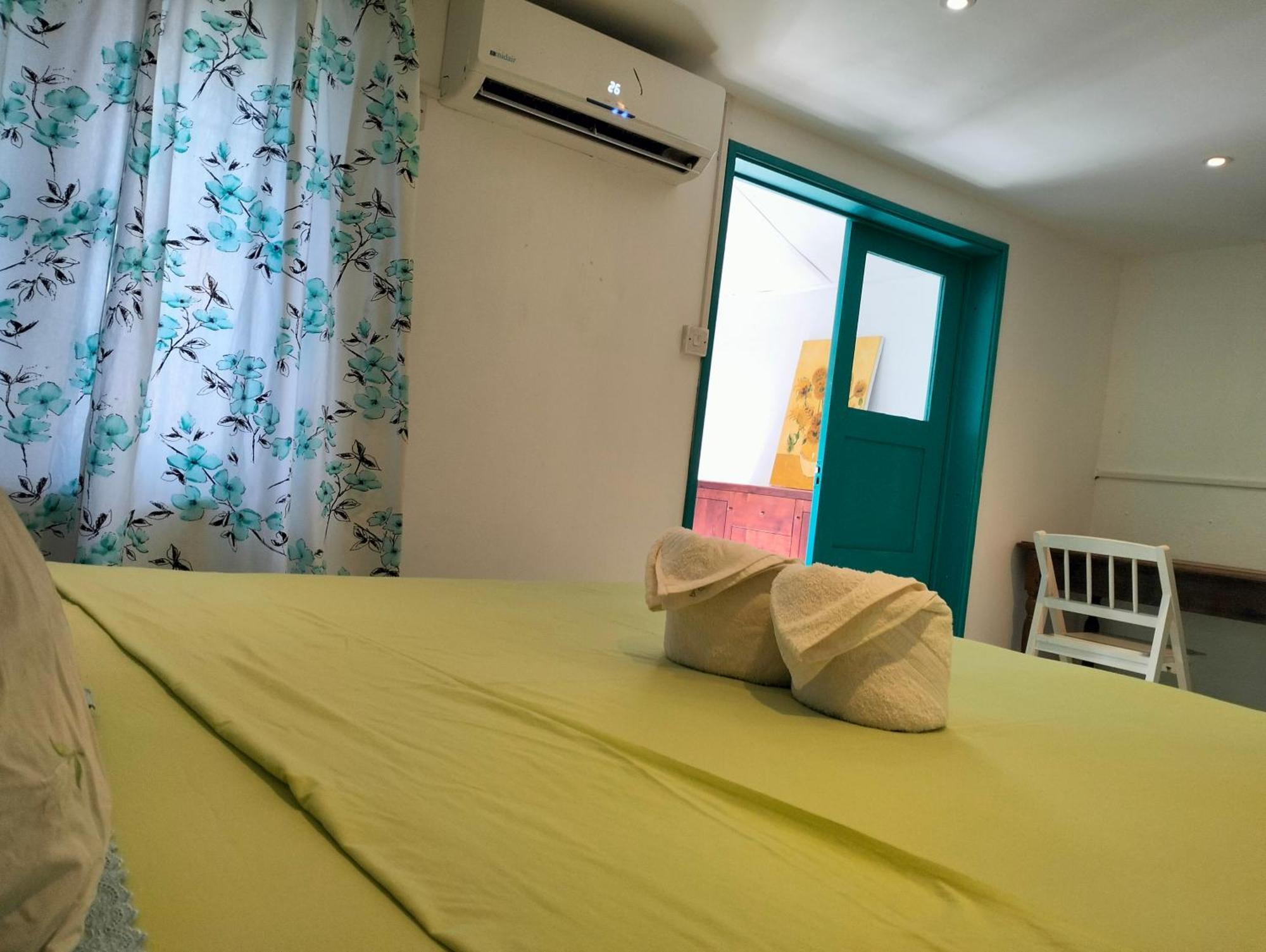 Chambre Comte De Saint-Exupery カップ・マルールー 部屋 写真