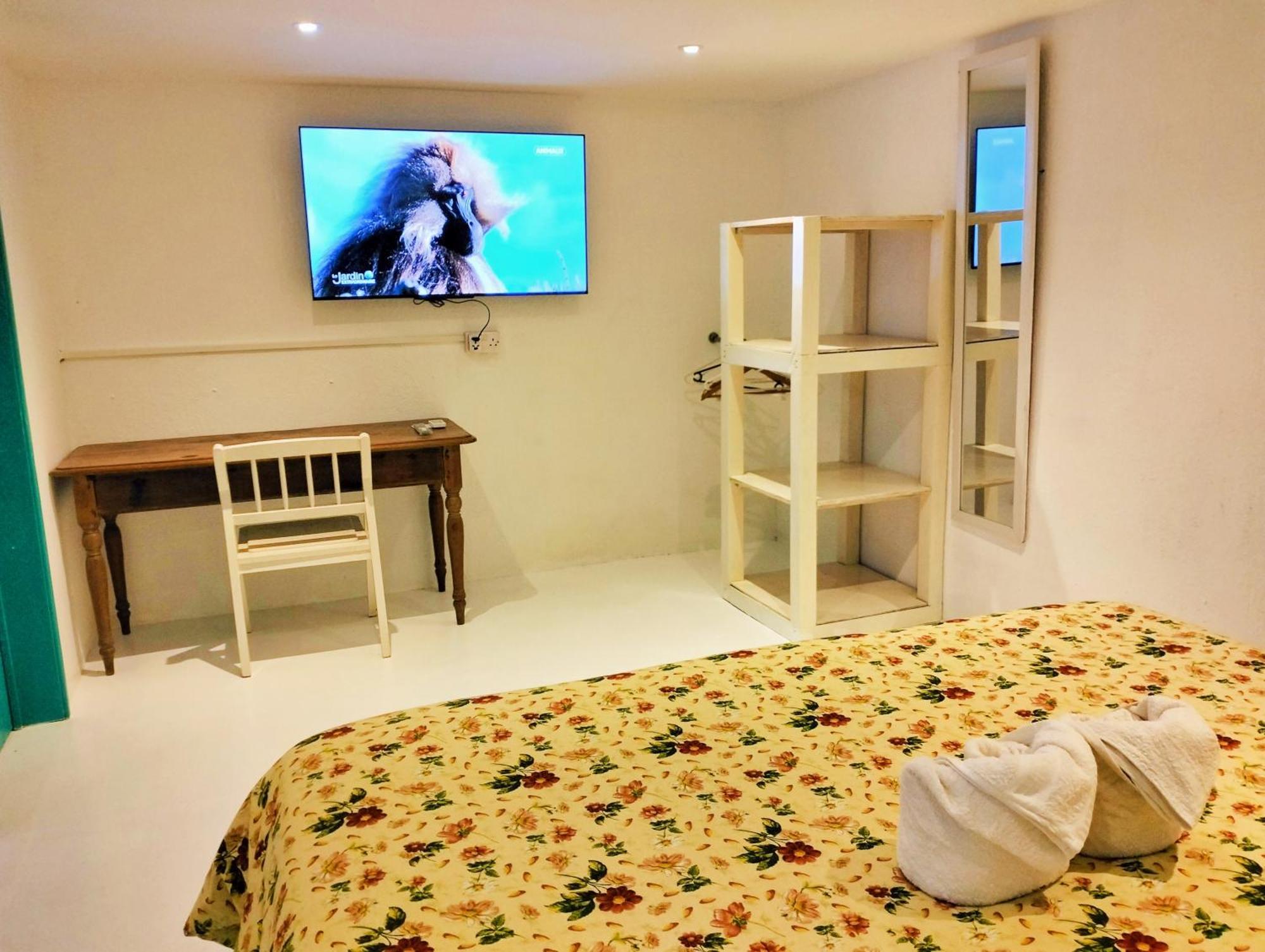Chambre Comte De Saint-Exupery カップ・マルールー 部屋 写真